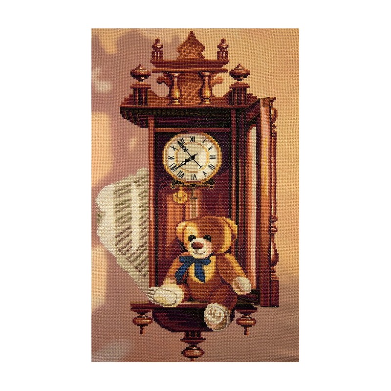 CB3024 Rinkinys siuvinėjimui "Antique clock"