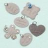 Metaliniai papuošimai "Memories Embossed Charms"